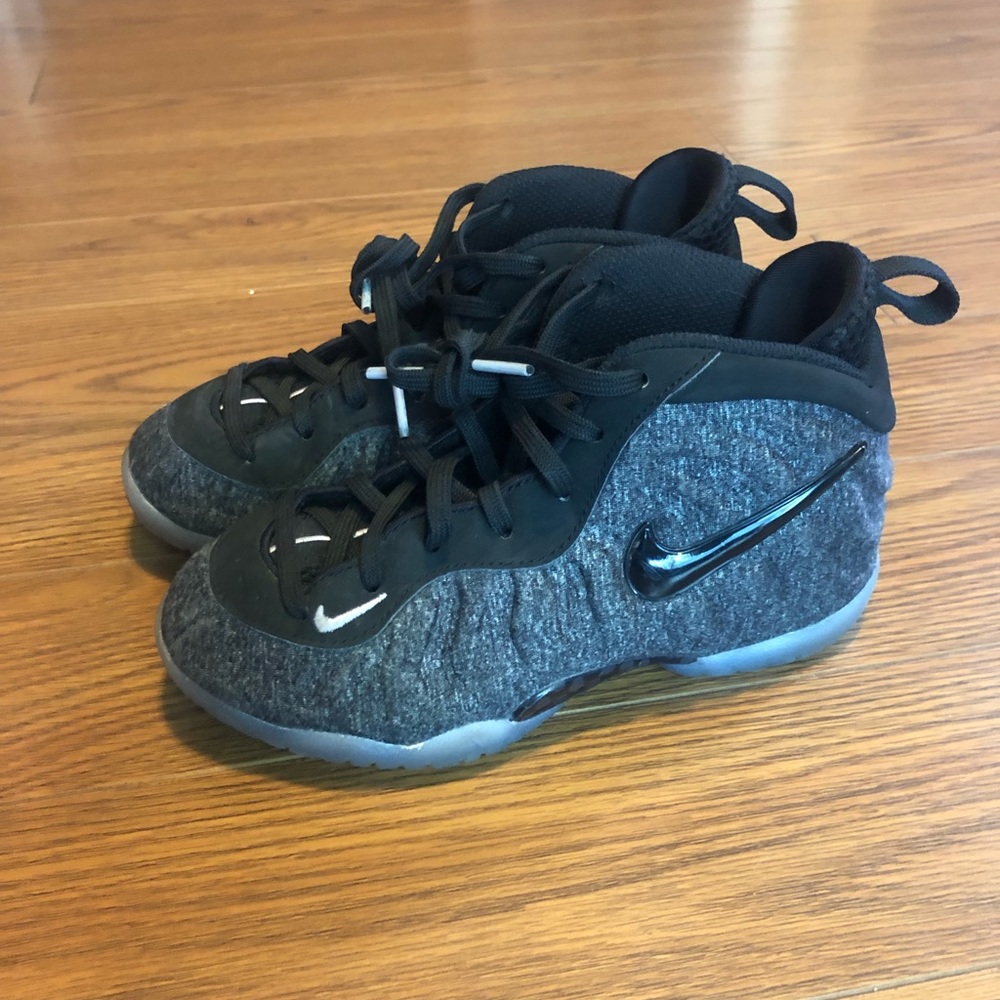 Kids Nike Foamposites Black/Heather Grey size 12